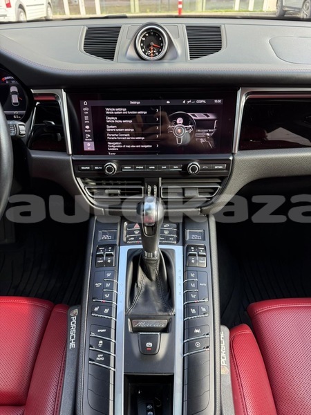 Big with watermark porsche macan taraz georgiyev 5583