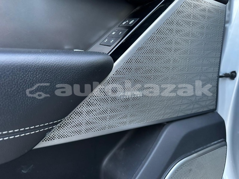 Big with watermark land rover range rover velar taraz georgiyev 5584