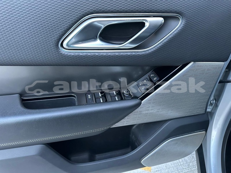 Big with watermark land rover range rover velar taraz georgiyev 5584