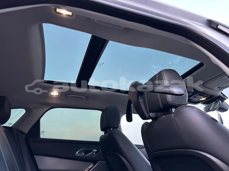 Big with watermark land rover range rover velar taraz georgiyev 5584