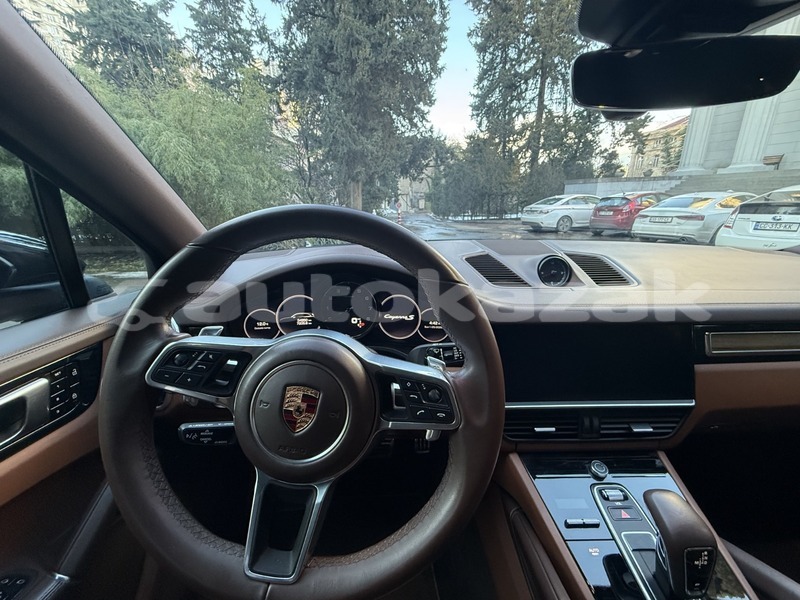 Big with watermark porsche cayenne taraz georgiyev 5591