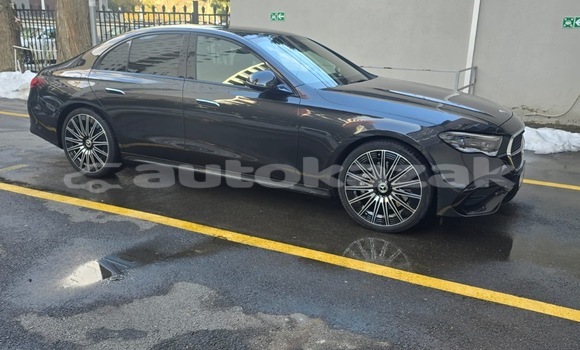 Buy Used Mercedes-Benz E200 Black Car in Georgiyev in Taraz Buy Used Mercedes-Benz E200 Black Car in Georgiyev in Taraz