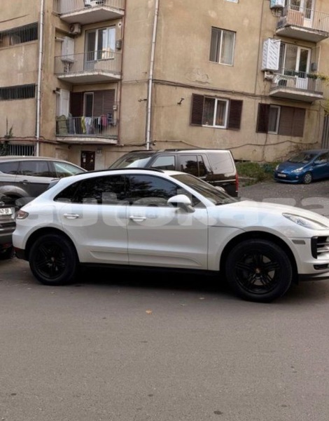 Big with watermark porsche macan taraz georgiyev 5603