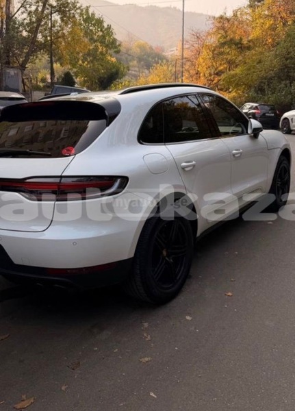 Big with watermark porsche macan taraz georgiyev 5603
