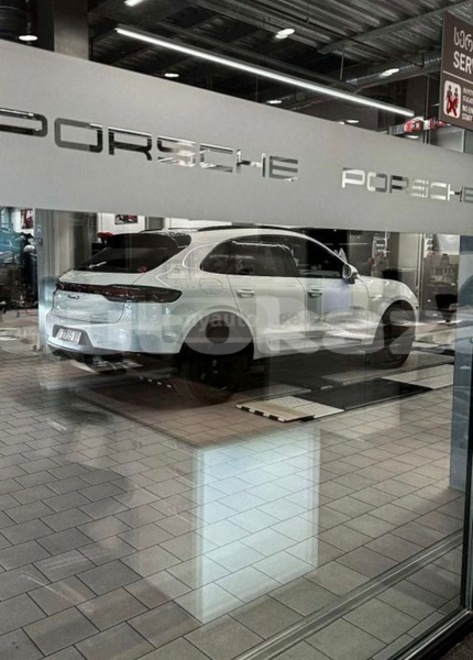 Big with watermark porsche macan taraz georgiyev 5603