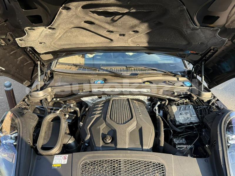 Big with watermark porsche macan taraz georgiyev 5605