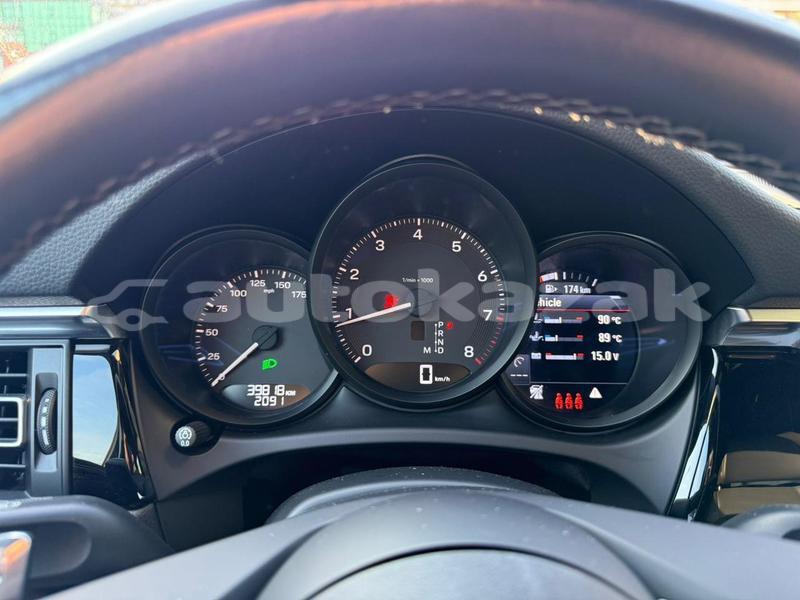 Big with watermark porsche macan taraz georgiyev 5605