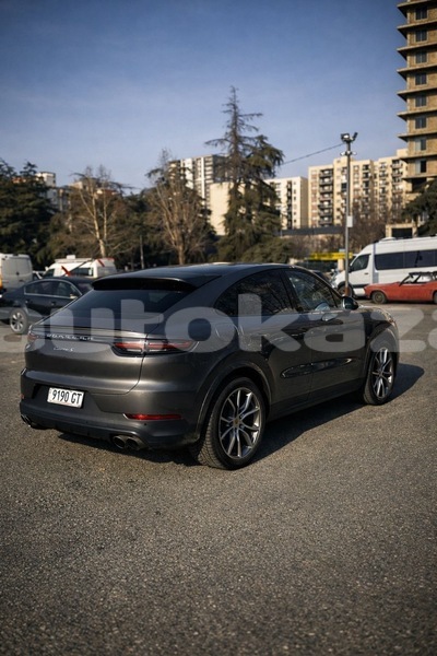 Big with watermark porsche cayenne taraz georgiyev 5609