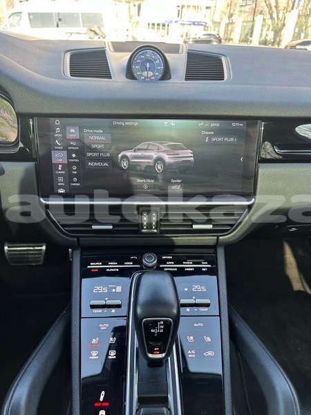 Big with watermark porsche cayenne taraz georgiyev 5609