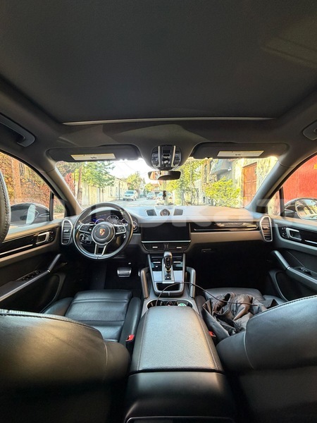 Big with watermark porsche cayenne taraz georgiyev 5613