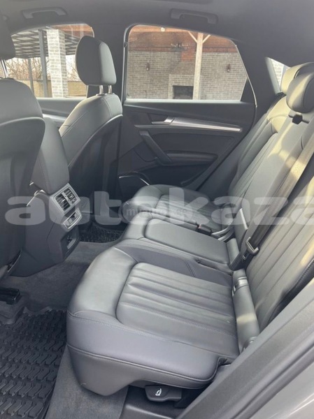 Big with watermark audi q5 taraz georgiyev 5622