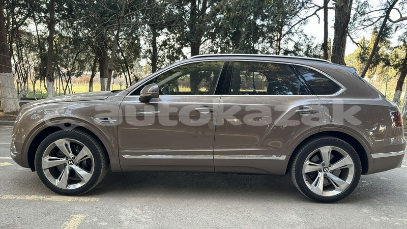 Big with watermark bentley bentayga taraz georgiyev 5637