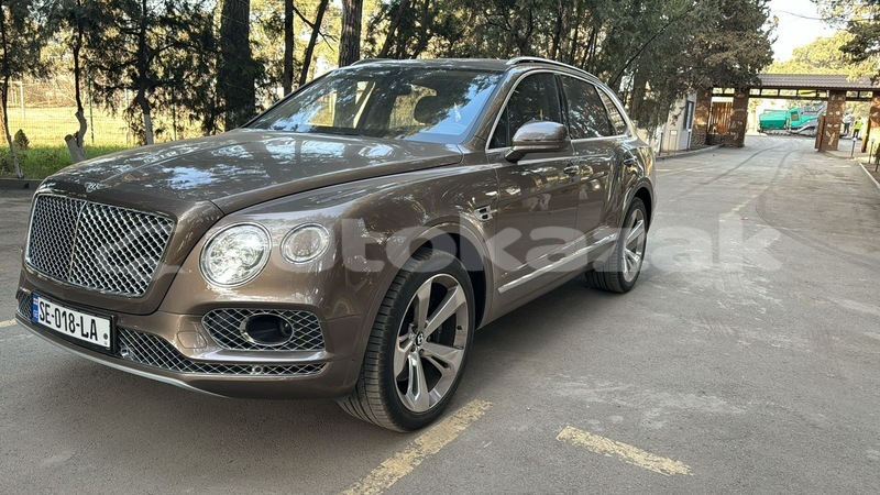 Big with watermark bentley bentayga taraz georgiyev 5637
