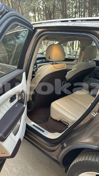 Big with watermark bentley bentayga taraz georgiyev 5637