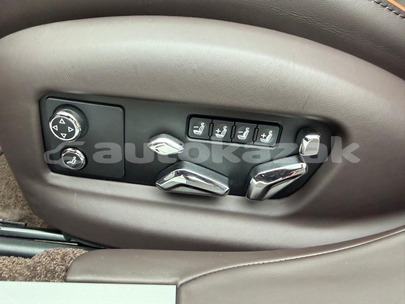 Big with watermark bentley continental flying spur taraz georgiyev 5672