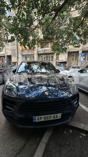 Big with watermark porsche macan taraz georgiyev 5673