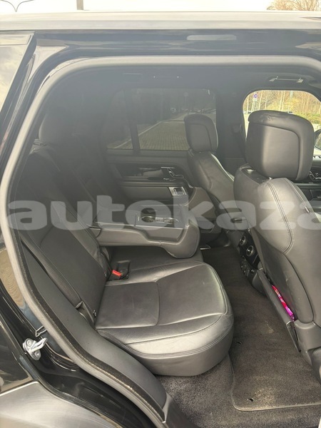 Big with watermark land rover range rover vogue taraz georgiyev 5678