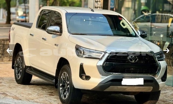 Buy Used Toyota Hilux White Car in Georgiyev in Taraz
