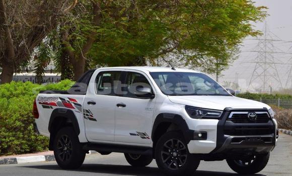 Buy Used Toyota Hilux White Car in Georgiyev in Taraz Buy Used Toyota Hilux White Car in Georgiyev in Taraz