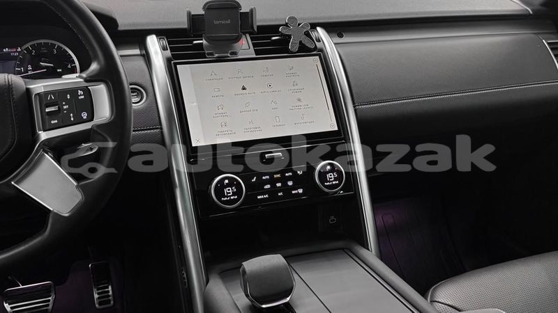 Big with watermark land rover discovery taraz georgiyev 5701