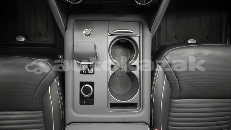 Big with watermark land rover discovery taraz georgiyev 5701