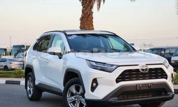 Buy Used Toyota RAV4 White Car in Karaganda in Karagandi
