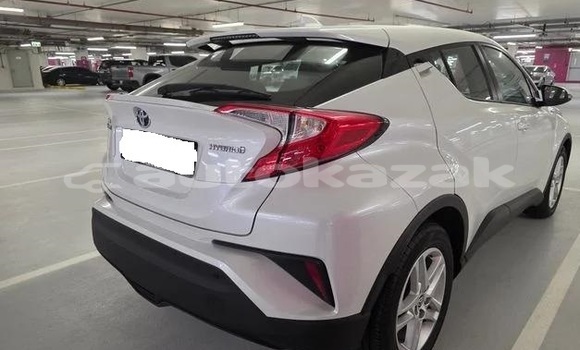 Buy Used Toyota C-HR White Car in Georgiyev in Taraz Buy Used Toyota C-HR White Car in Georgiyev in Taraz