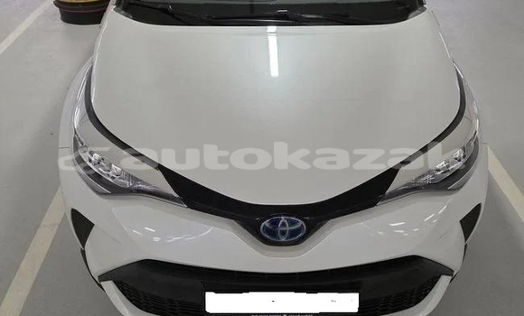 Buy Used Toyota C-HR White Car in Georgiyev in Taraz Buy Used Toyota C-HR White Car in Georgiyev in Taraz