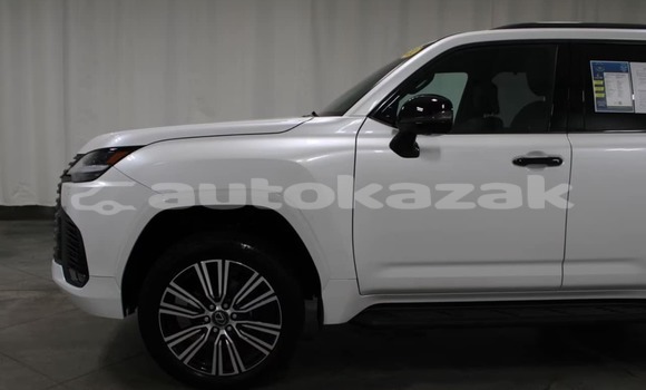 Buy Used Lexus LX White Car in Batamsi in Aktobe Buy Used Lexus LX White Car in Batamsi in Aktobe