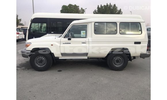 Buy Import Toyota Land Cruiser White Car in Import - Dubai in Akmecet Buy Import Toyota Land Cruiser White Car in Import - Dubai in Akmecet