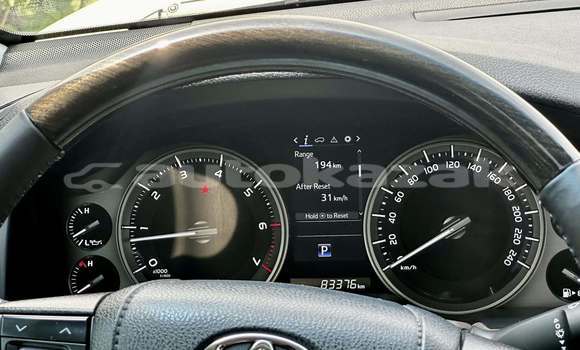 Buy Used Toyota Land Cruiser White Car in Boralday in Almati Buy Used Toyota Land Cruiser White Car in Boralday in Almati