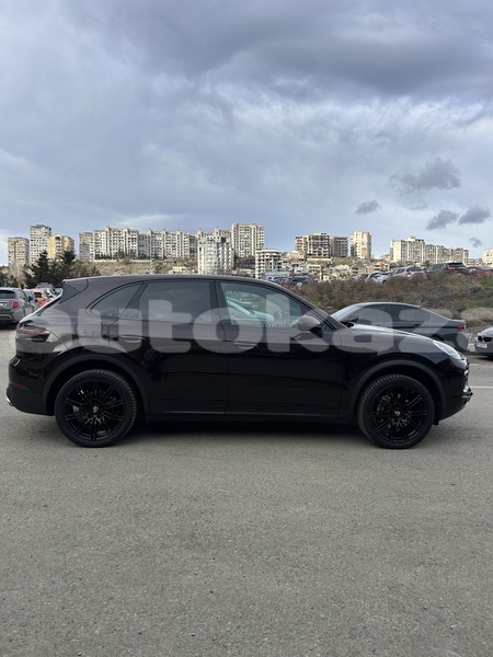 Big with watermark porsche cayenne taraz georgiyev 5733