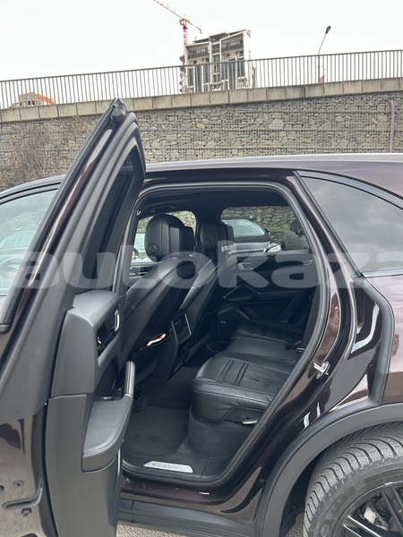 Big with watermark porsche cayenne taraz georgiyev 5733