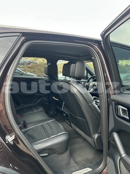 Big with watermark porsche cayenne taraz georgiyev 5733