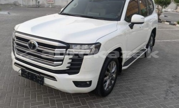 Buy Used Toyota Land Cruiser White Car in Georgiyev in Taraz Buy Used Toyota Land Cruiser White Car in Georgiyev in Taraz
