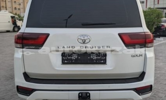 Buy Used Toyota Land Cruiser White Car in Georgiyev in Taraz Buy Used Toyota Land Cruiser White Car in Georgiyev in Taraz