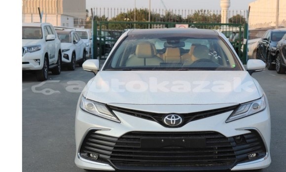 Buy Used Toyota Camry White Car in Aktau in Mankistau