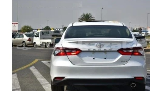 Buy Used Toyota Camry White Car in Aktau in Mankistau Buy Used Toyota Camry White Car in Aktau in Mankistau