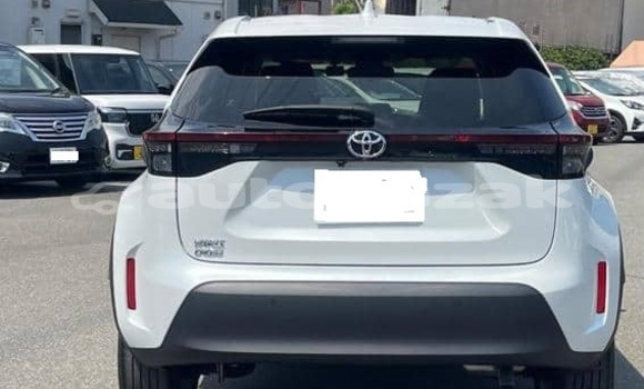 Buy Used Toyota Yaris White Car in Aktau in Karagandi Buy Used Toyota Yaris White Car in Aktau in Karagandi