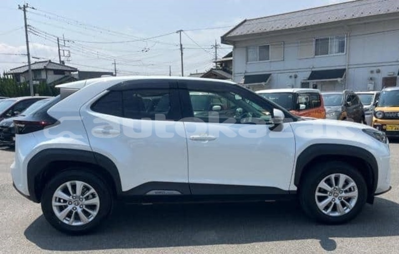 Big with watermark toyota yaris karagandi aktau 5769