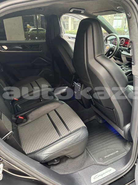 Big with watermark porsche cayenne taraz georgiyev 5773