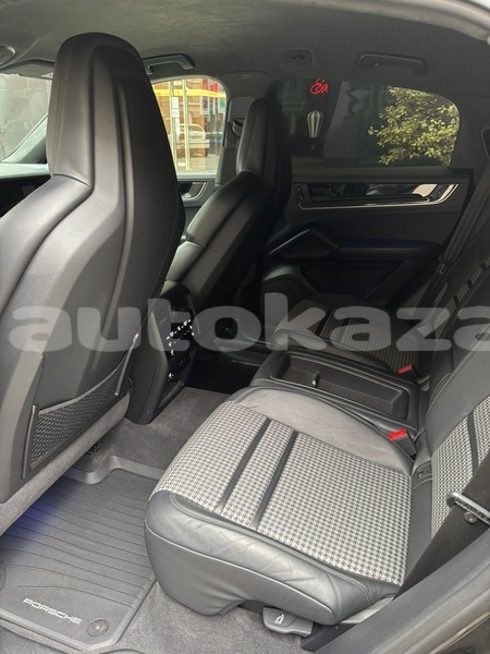 Big with watermark porsche cayenne taraz georgiyev 5773