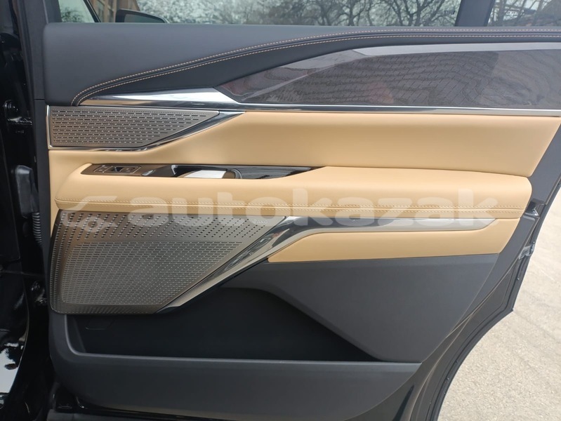 Big with watermark cadillac escalade taraz georgiyev 5782