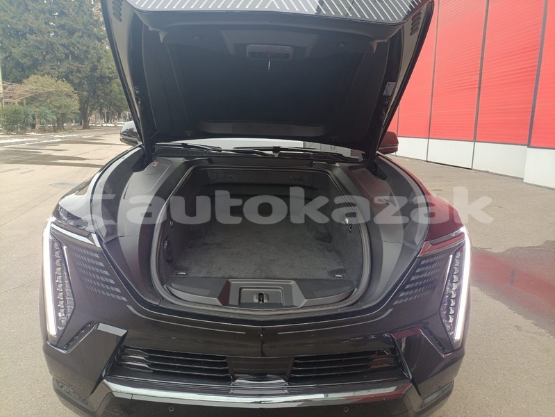 Big with watermark cadillac escalade taraz georgiyev 5782