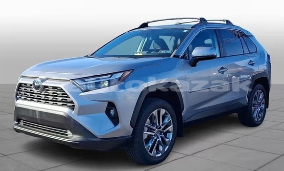 Buy Used Toyota RAV4 Silver Car in Aktau in Mankistau