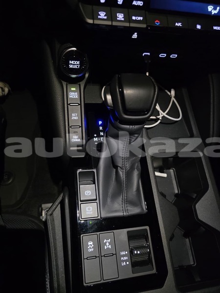 Big with watermark toyota land cruiser prado taraz georgiyev 5792