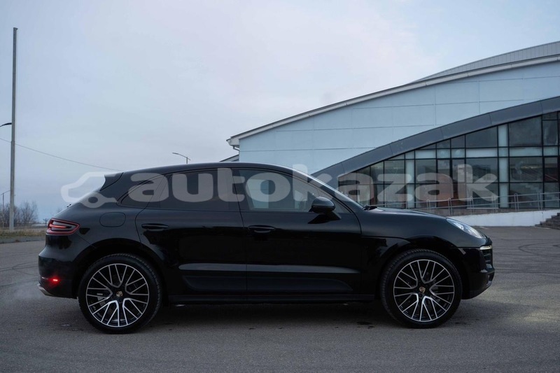 Big with watermark porsche macan taraz georgiyev 5793