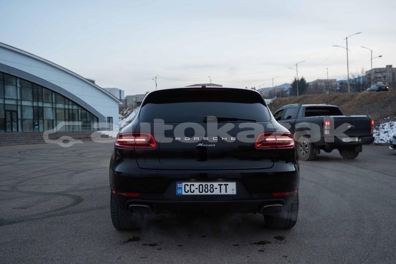 Big with watermark porsche macan taraz georgiyev 5793