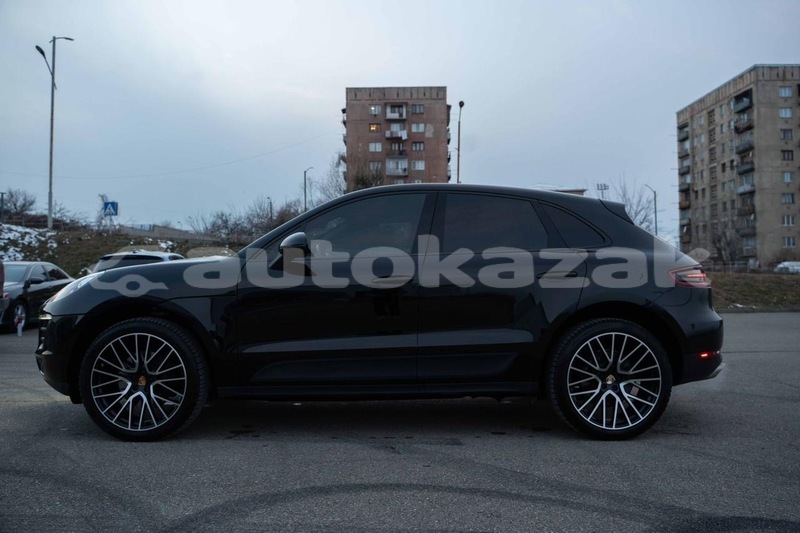 Big with watermark porsche macan taraz georgiyev 5793