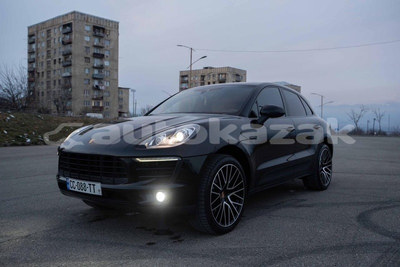 Big with watermark porsche macan taraz georgiyev 5793